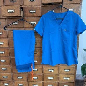 FIGS Alps Blue scrub set small